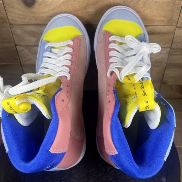 Nike Blazer Mid '77 GS Sneakers Multicolor Size 7 Women's or 5.5 Y -High Top Boy - Picture 4 of 11